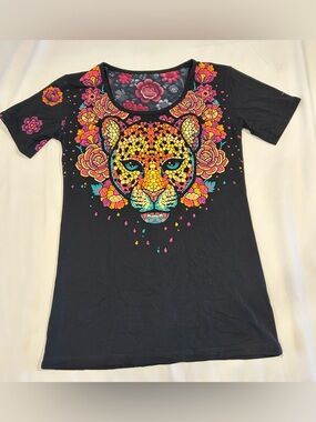 Black Women's Scoop Neck Tee with Colorful Mosaic Leopard Graphic